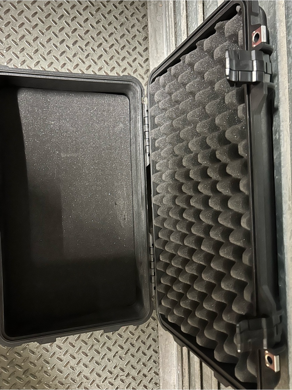 Pelican 1510Black Waterproof Protector Case - Rugged Travel Storage - Picture 4 of 7